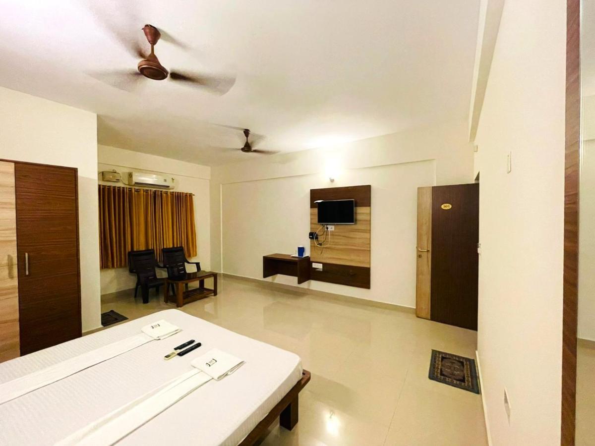 Hotel Radha Pangala Esterno foto