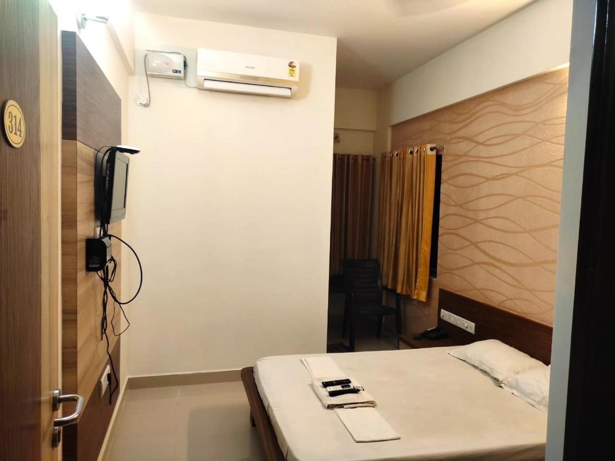 Hotel Radha Pangala Esterno foto