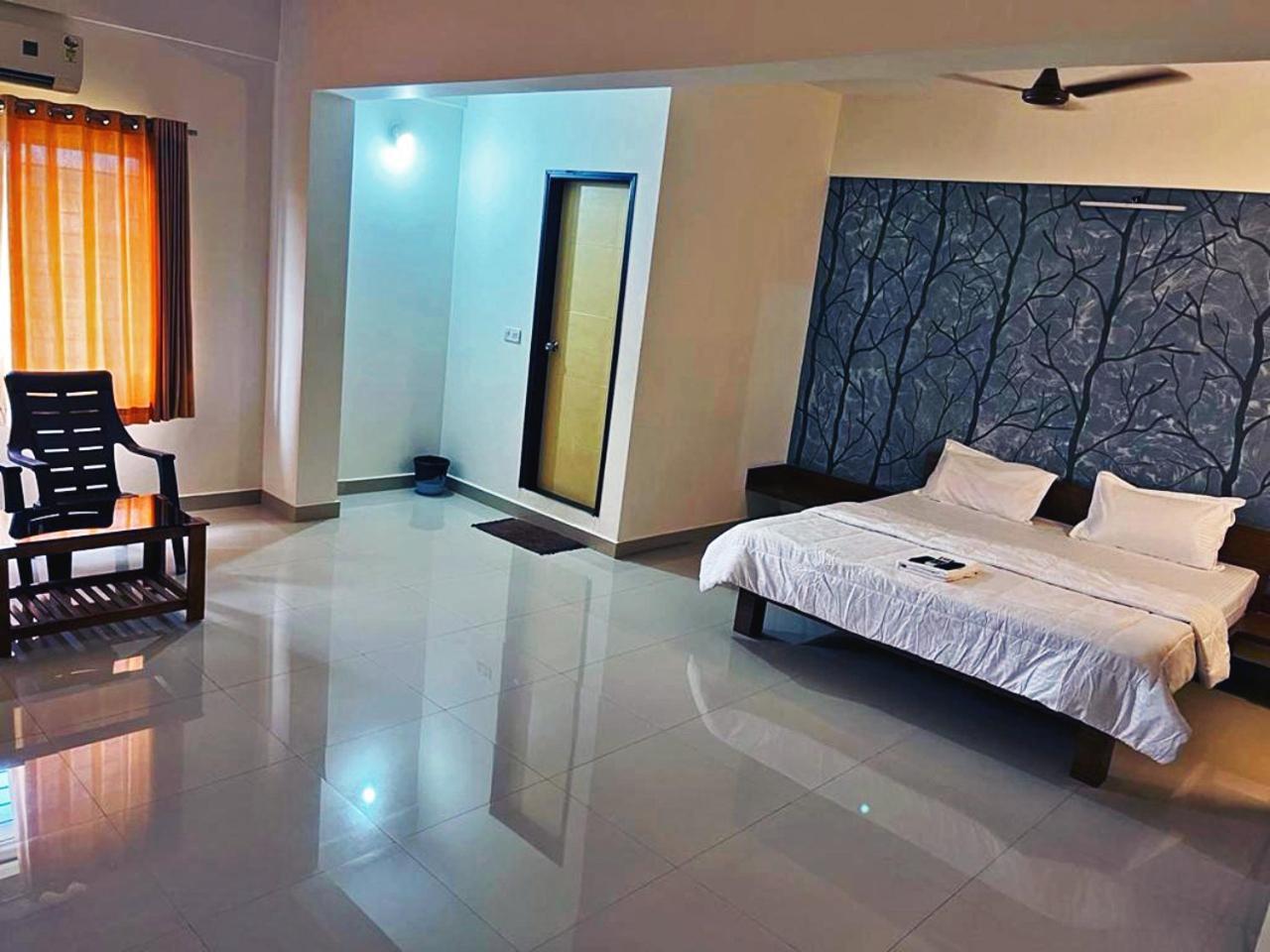 Hotel Radha Pangala Esterno foto
