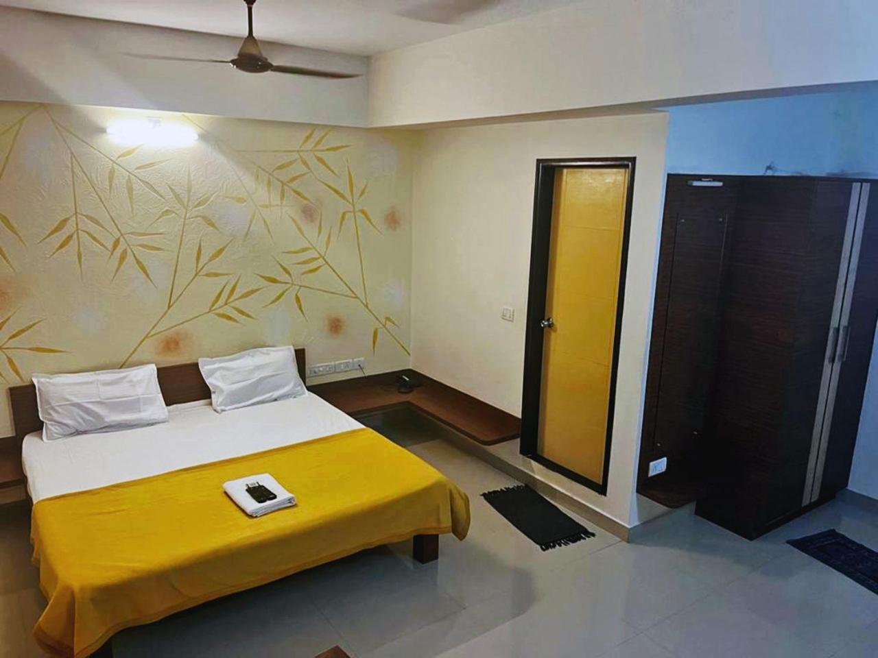 Hotel Radha Pangala Esterno foto